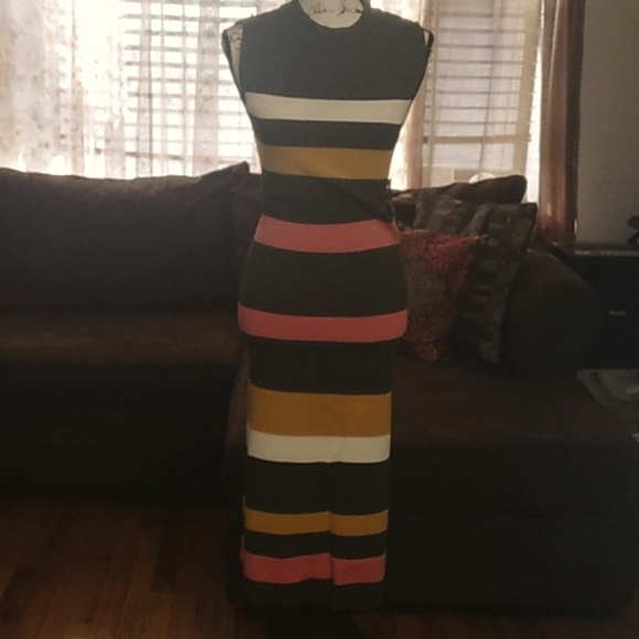 Women's sleeveless knit dress - Picture 2 of 4